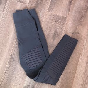 Alo Yoga Moto Leggings